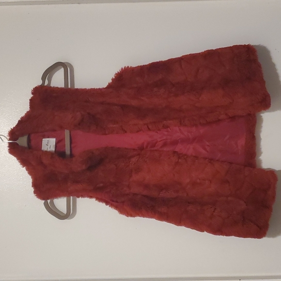 LOVE TREE FUR - Burgundy Feaux Fur Vest Size Small (Perfect  for Valentines) - Picture 5 of 9